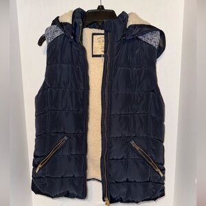 Ci Sono Black Puffer Vest with Gold Zippers and Cream Fleece Lined